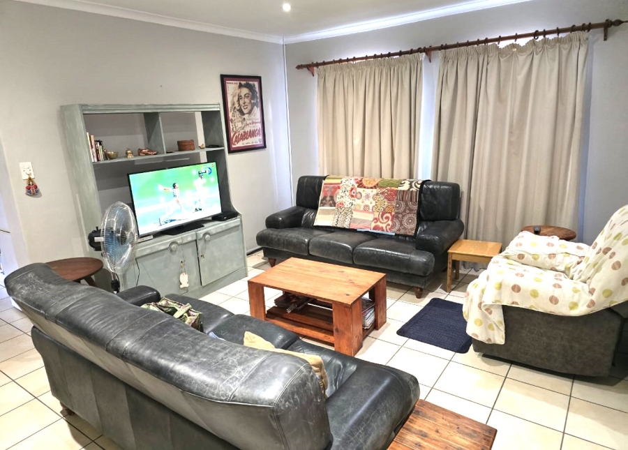 3 Bedroom Property for Sale in Denneburg Western Cape